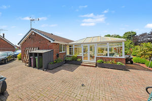 Pewit Close Holmewood